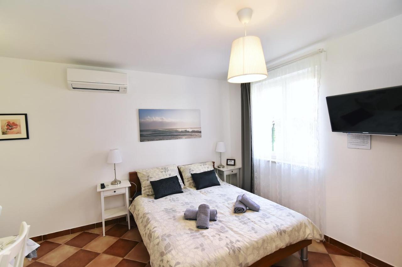 Apartments Luni บัชกา ภายนอก รูปภาพ