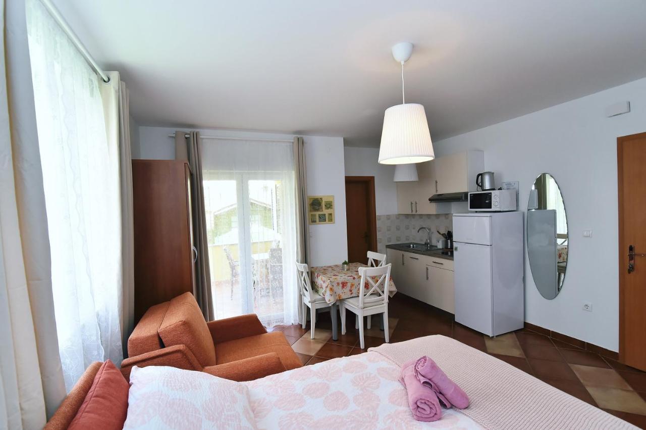 Apartments Luni บัชกา ภายนอก รูปภาพ